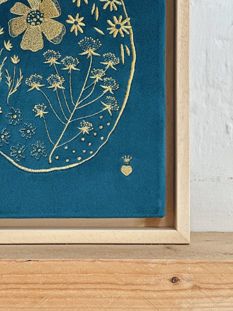 cadre broderie au fil d'or