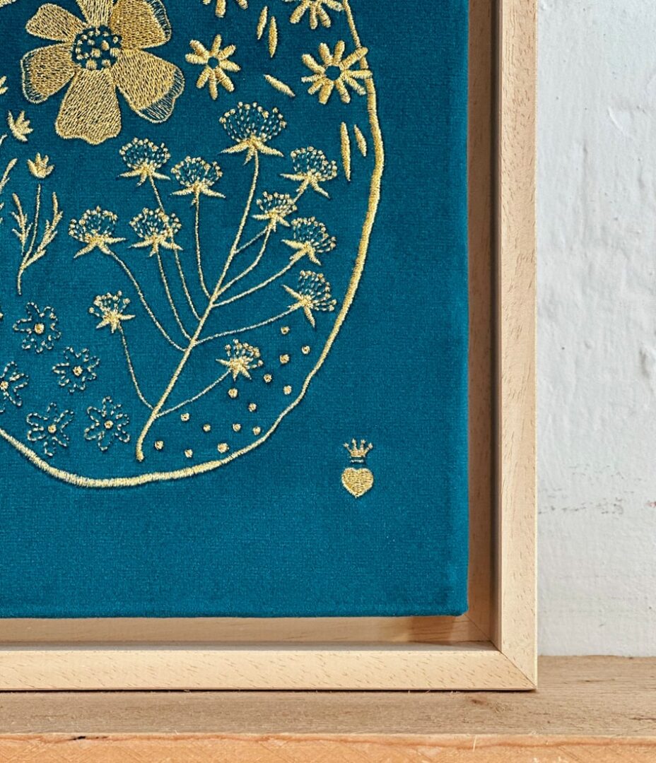 cadre broderie au fil d'or